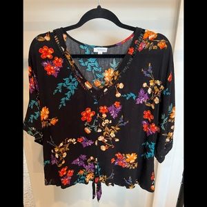 Eyeshadow floral top with tie